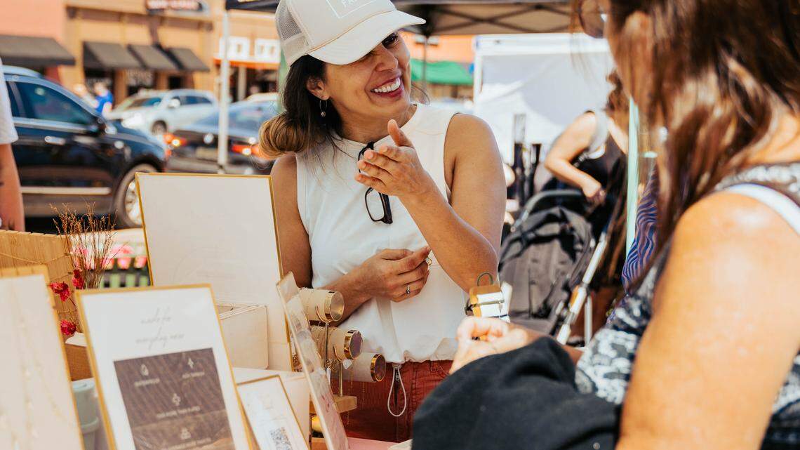 Artisans Market returns to Grapevine spotlighting local vendors