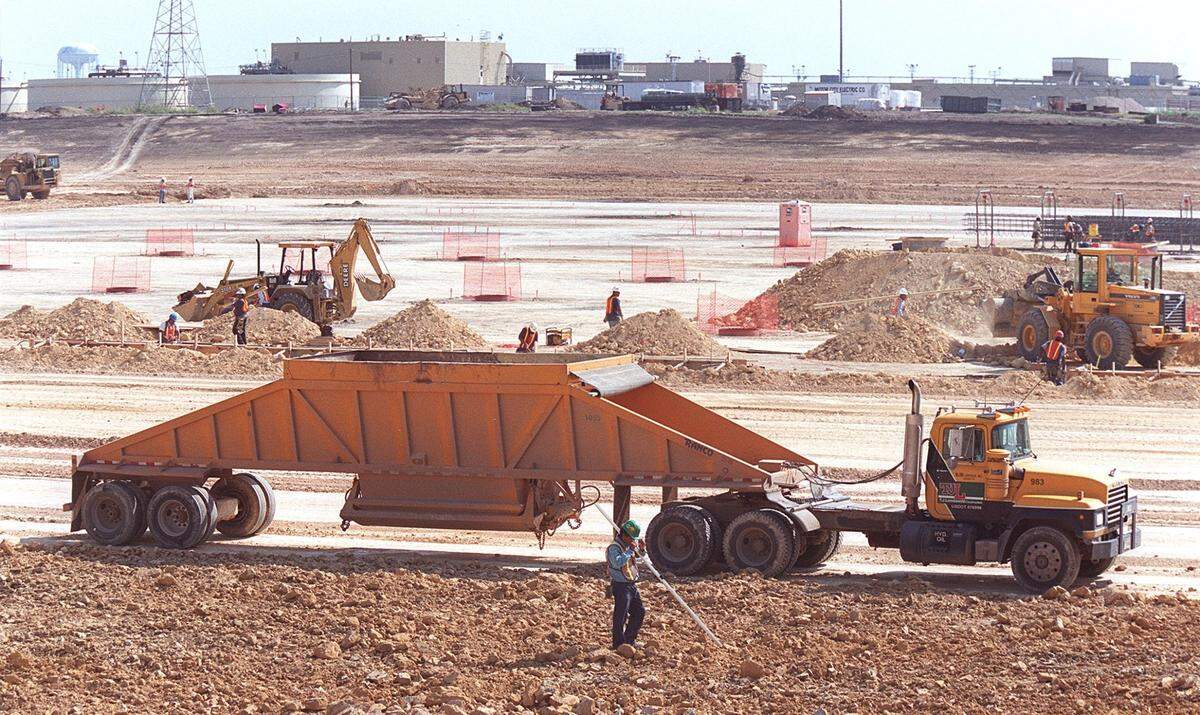 Sept. 17, 1999: The construction of the new General Motors truck plant with the existing Arlington Assembly plant in background.