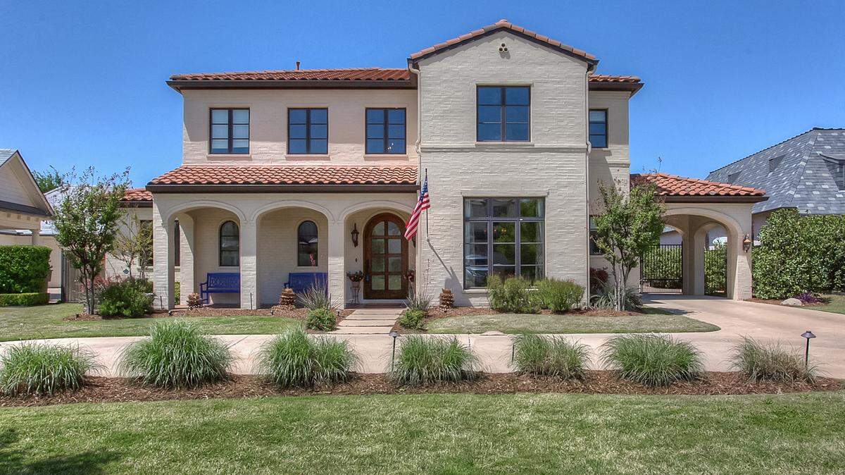 The home at 4148 Idlewild Drive is open Sunday, October 6 from 2 to 4 p.m. 