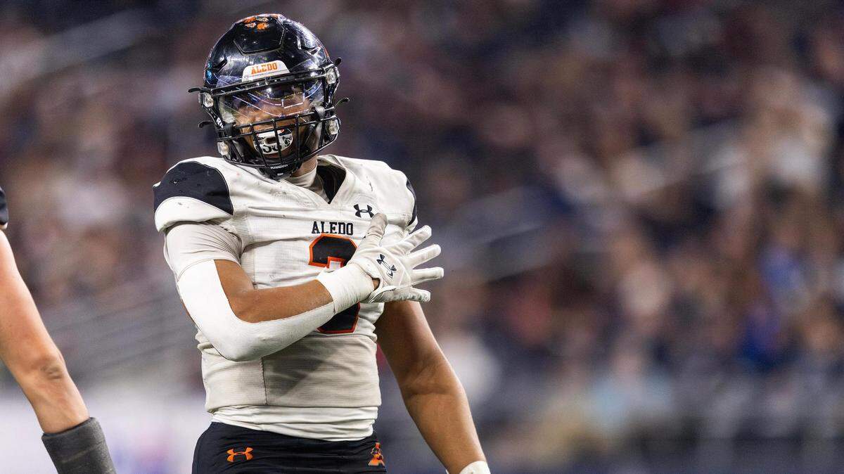 Aledo middle linebacker Davhon Keys (3) is a nominee for the Defensive MVP of the week.