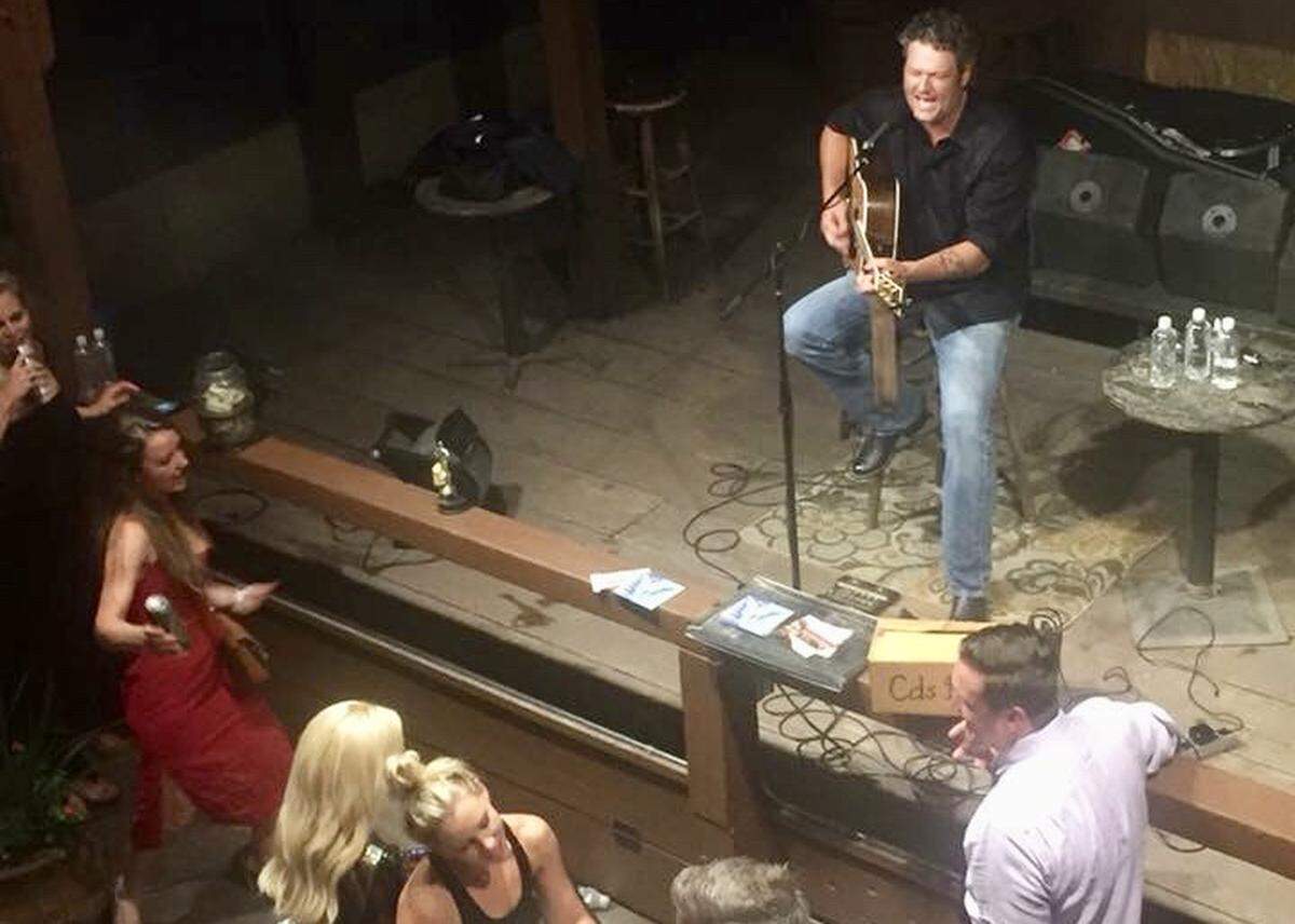 Country star Blake Shelton commandeered the Love Shack stage to entertain a friend's wedding party.