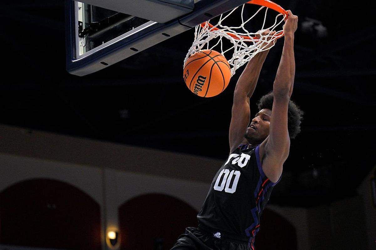 SAN DIEGO, CALIFORNIA - NOVEMBER 27: Jace Posey #00 of the TCU Horned Frogs dunks the ball during the second half against the Florida Gators in the 2025 Rady Children's Invitational at Jenny Craig Pavilion on November 27, 2025 in San Diego, California. (Photo by Orlando Ramirez/Getty Images)