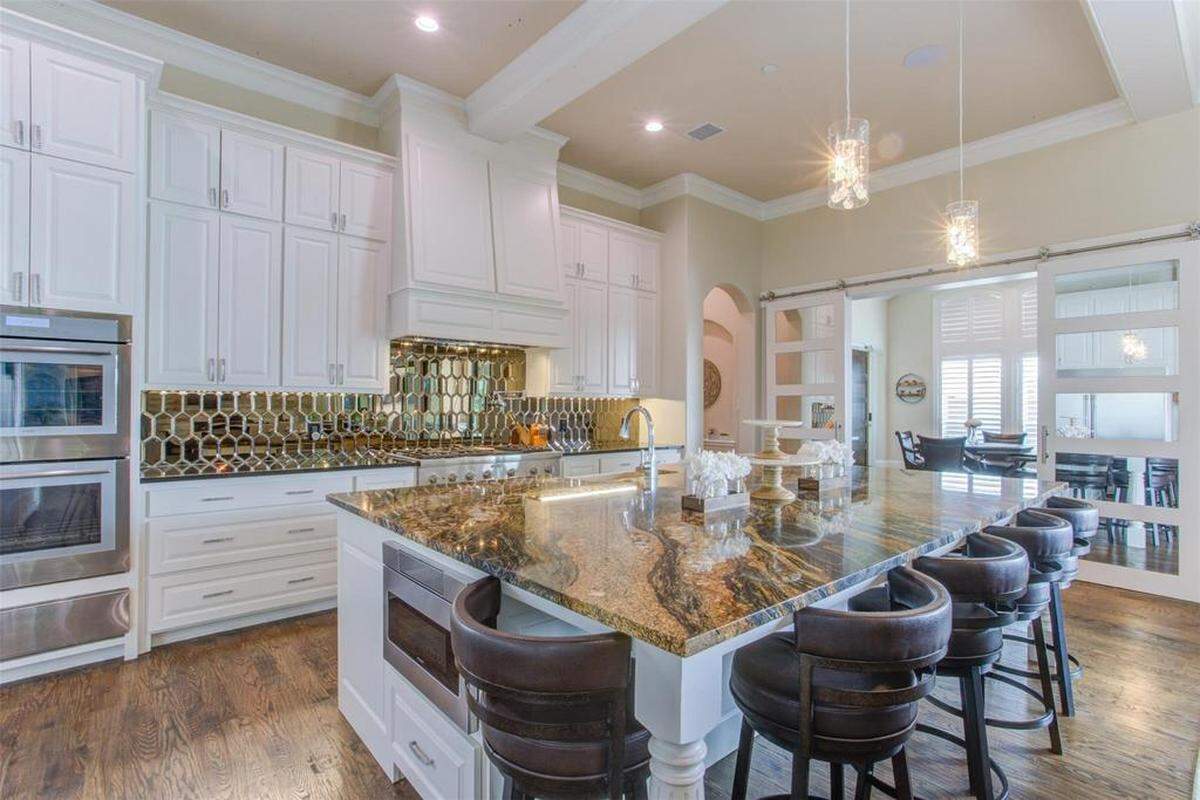 12516 Lake Shore CT N Kitchen complete with stainless steel appliances.