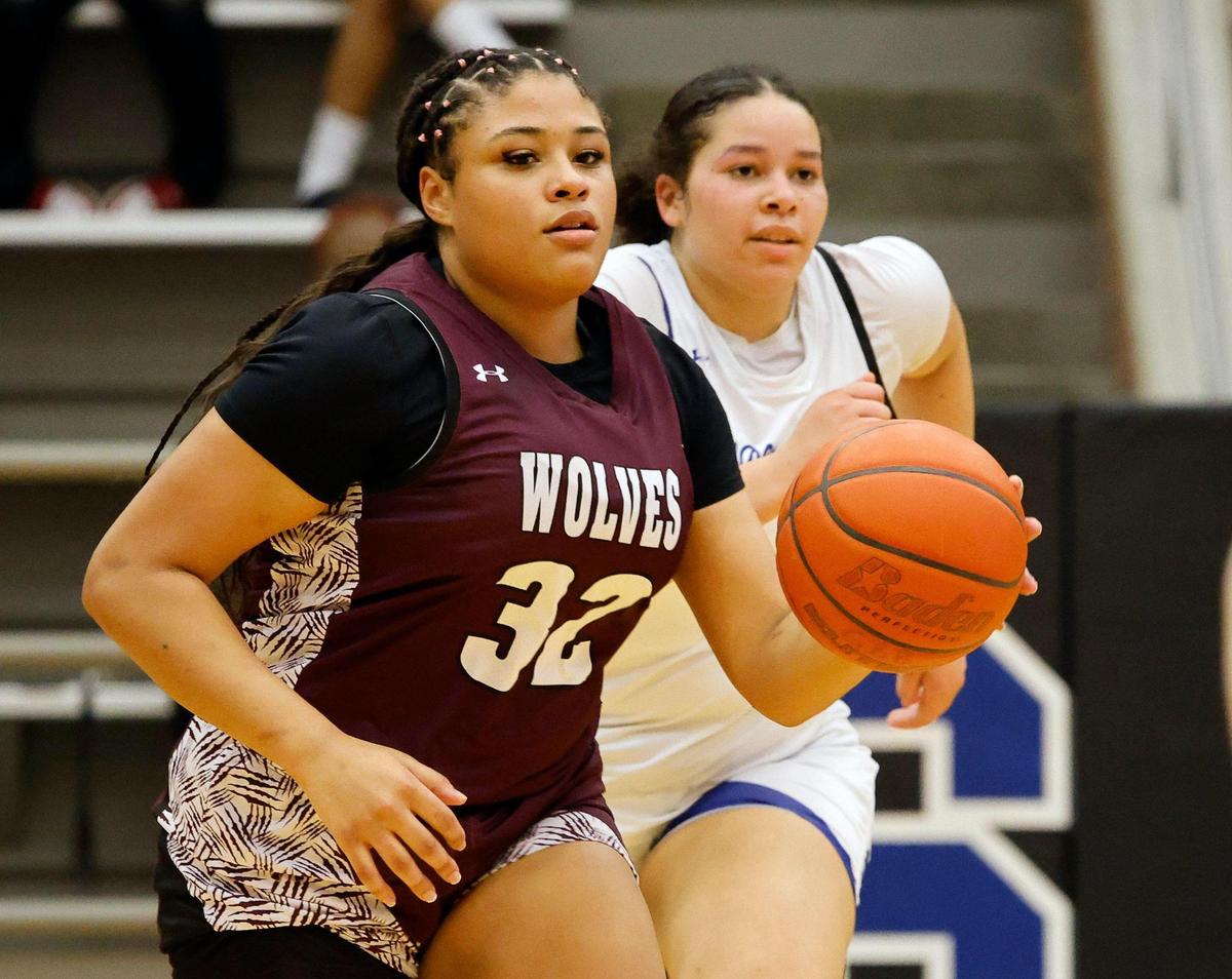 Timberview forward Emilee Jones (32) brings the ball down court in the first half of a high school basketball game at Summit High School in Mansfield, Texas, Tuesday, Jan, 30, 2024.