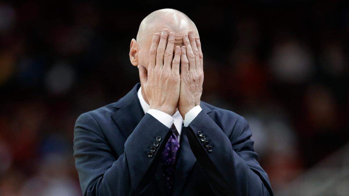 Coach Rick Carlisle’s Dallas Mavericks have dropped three straight games, and are currently 8-10.