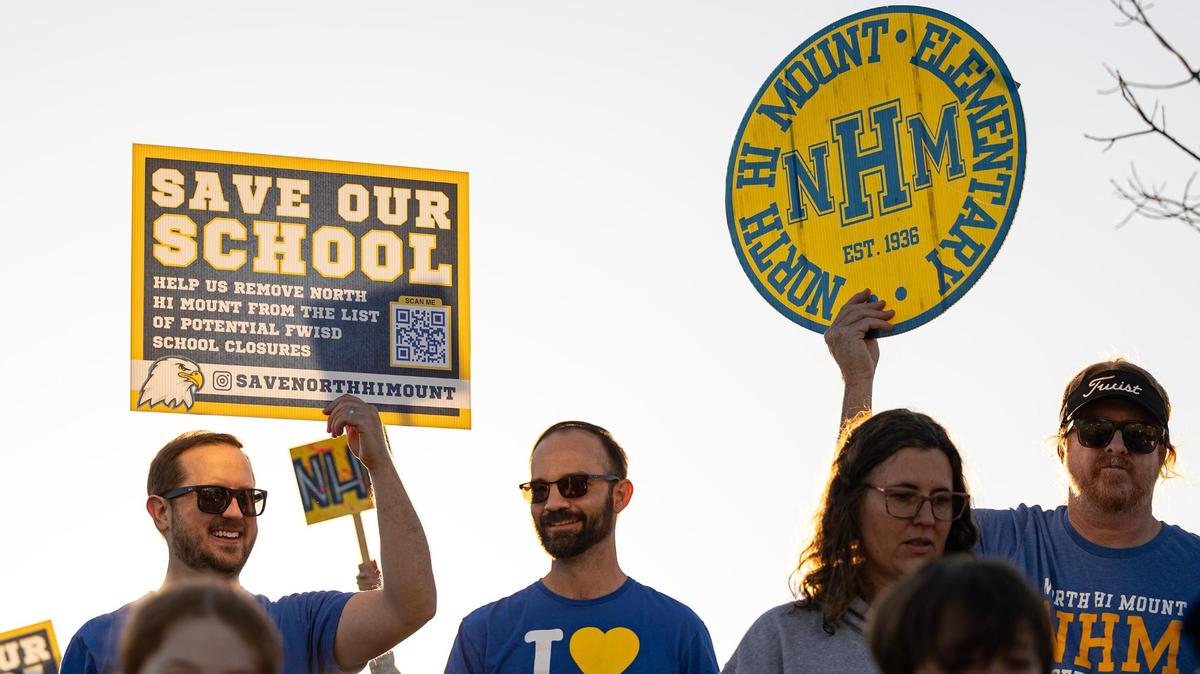Parents and students of North Hi Mount Elementary School join together for a rally before a recent community meeting to discuss potential school closures at Benbrook Middle-High School.