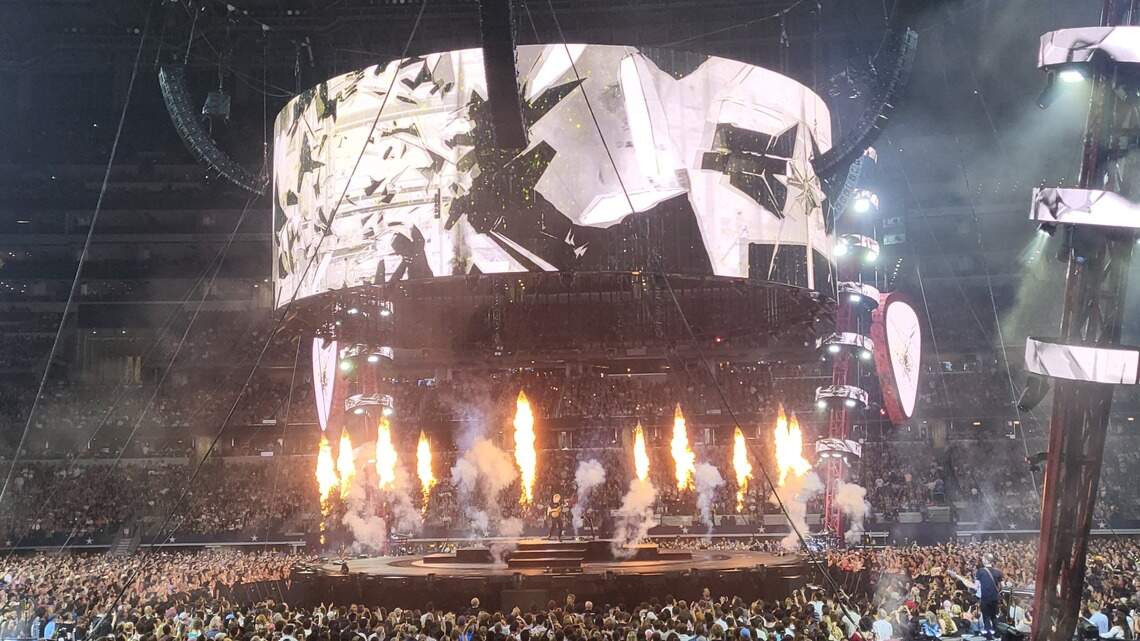 Ed Sheeran, fresh off lawsuit victory, celebrates tour opener at AT&T Stadium