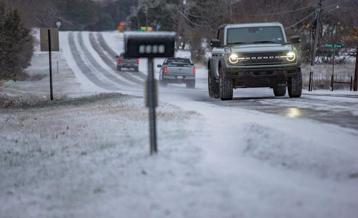The Arctic cold air that hit Texas early Monday morning, Jan. 15, 2024, also left a dusting of snow on Hood County roads.