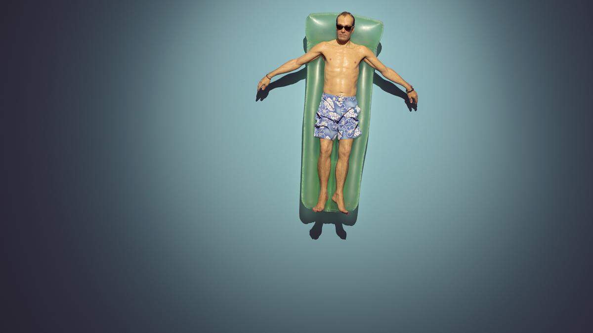 Ron Mueck's "Drift" is among six of his works on display at the Modern Art Museum of Fort Worth.