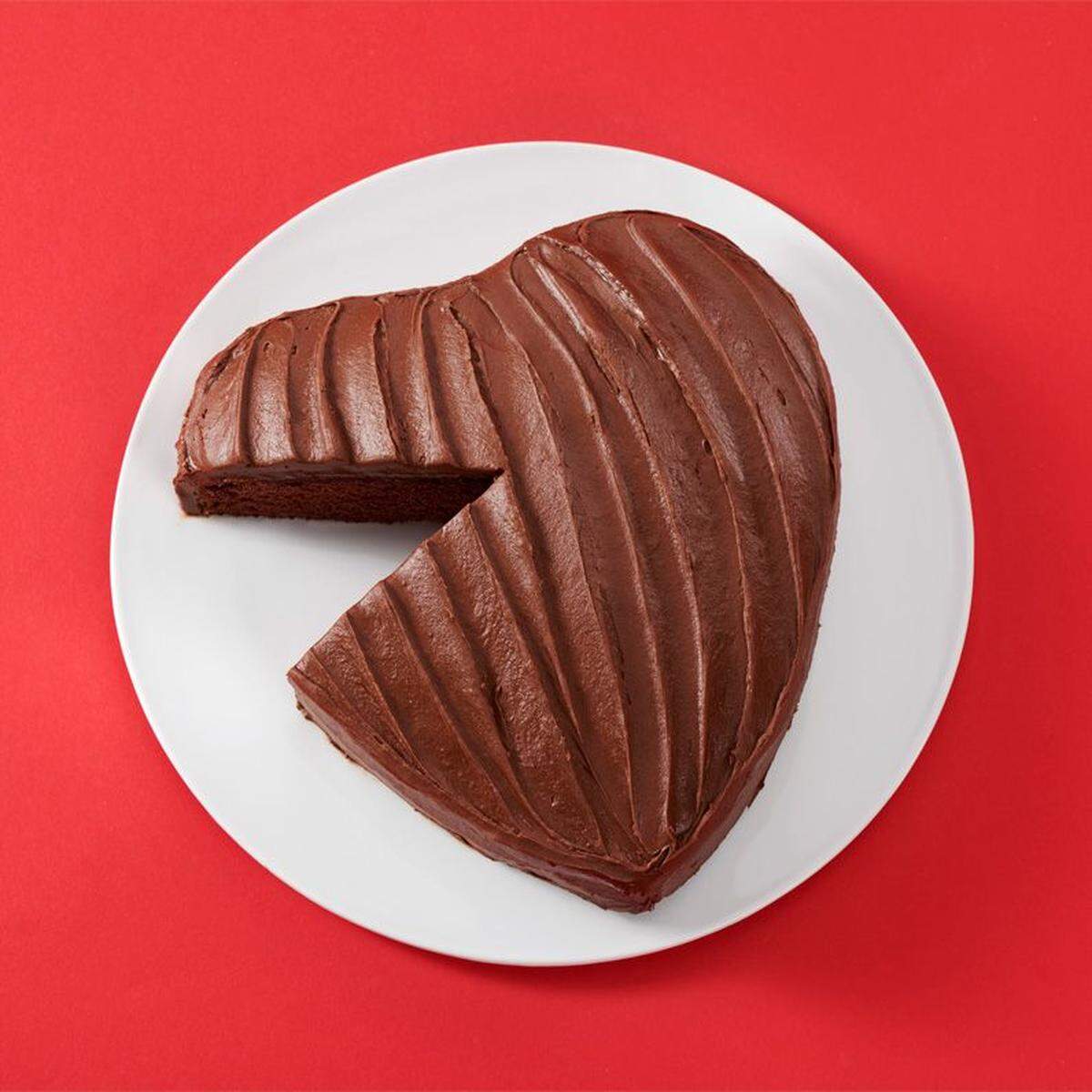 Portillo’s sold heart-shaped chocolate cakes for Mother’s Day, but sells round cakes year-round, even from the drive-thru window.