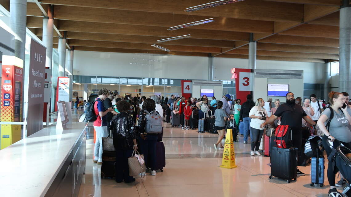 Dallas Love Field Airport asks passengers to arrive 3 hours early due to check-in delays