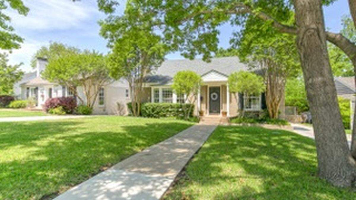The home at 3588 West 4th Street is open Sunday, June 9 from 2 to 4 p.m.