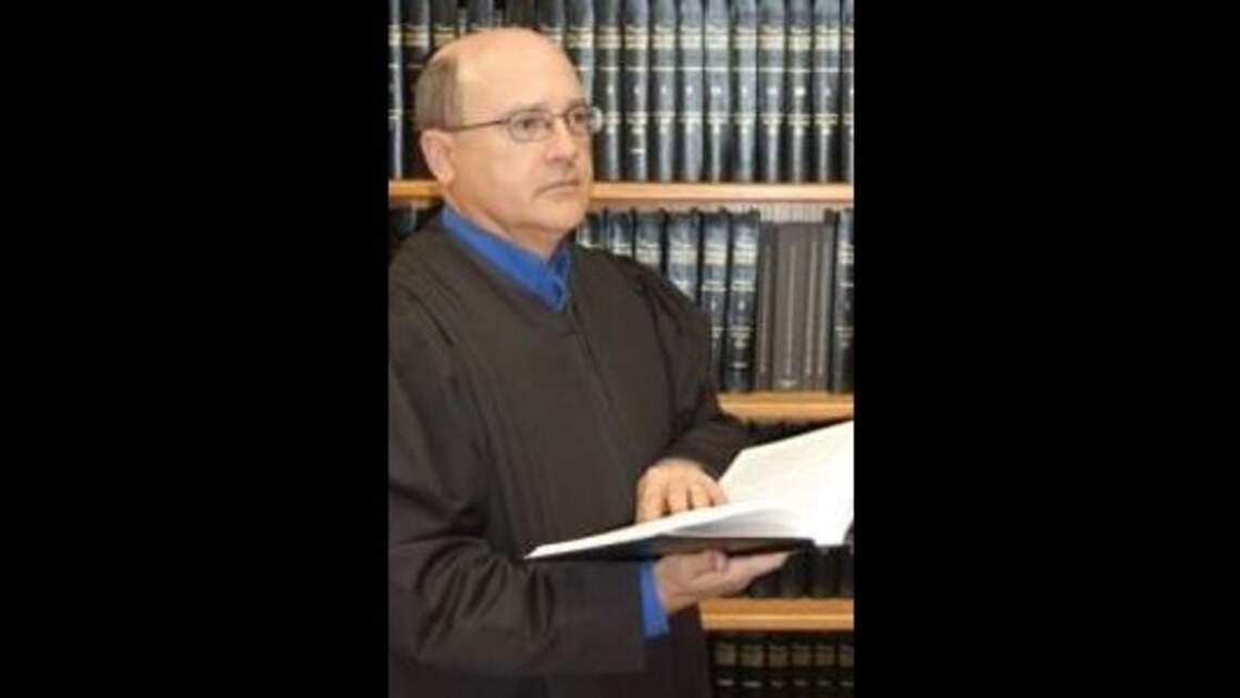 Longtime North Texas judge described as community icon dies after battle with COVID-19