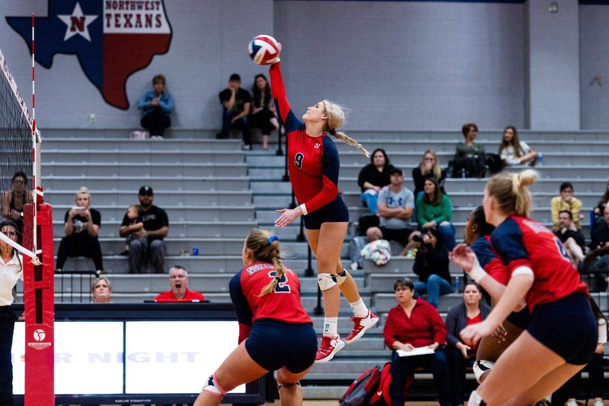 Northwest sophomore outside hitter Makenna Miller