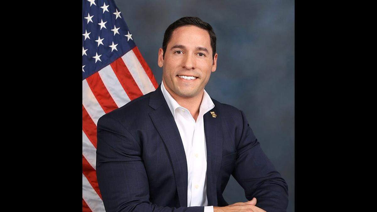Manny R. Ramirez represents Precinct 4 in Northwest Tarrant County. He is the first Hispanic commissioner elected to the Commissioners Court.
