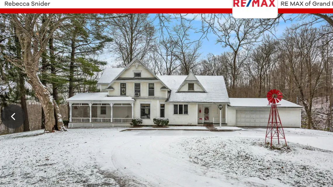 Exterior of the now-viral house