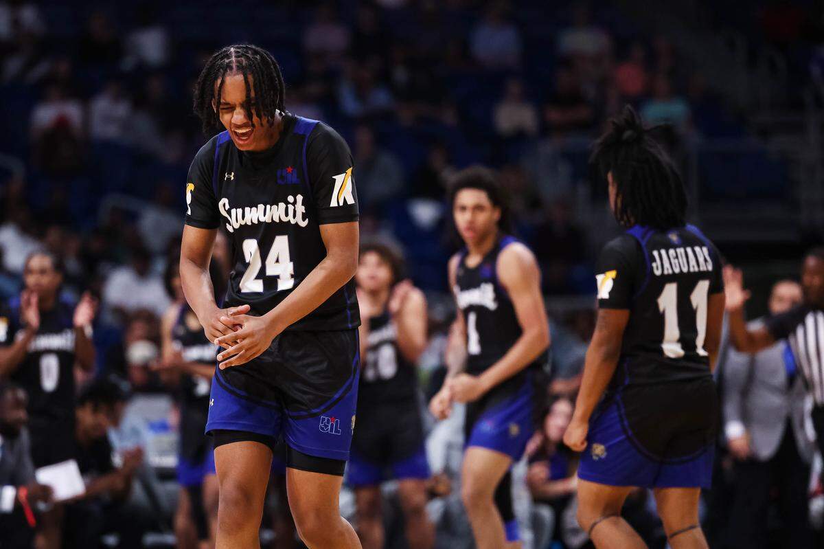 Mansfield Summit guard Joseph Creal III (24) celebrates after making a 3-pointer in the Class 5A Division II state championship against Beaumont United on Saturday at the Alamodome in San Antonio.