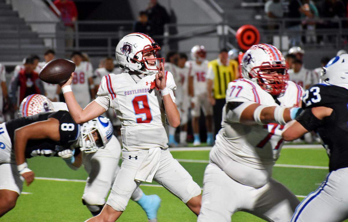 River Oaks Castleberry quarterback Ethan Chappell passes in the first quarter of a Class 4A Division I playoff game against Decatur at Birdville ISD Fine Arts/Athletic Complex on Thursday, Nov. 13, 2025.