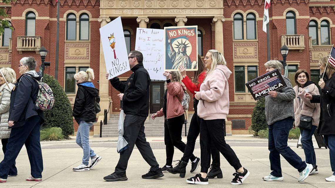 In Southlake, hundreds march in town square for ‘No Kings’ protest Saturday