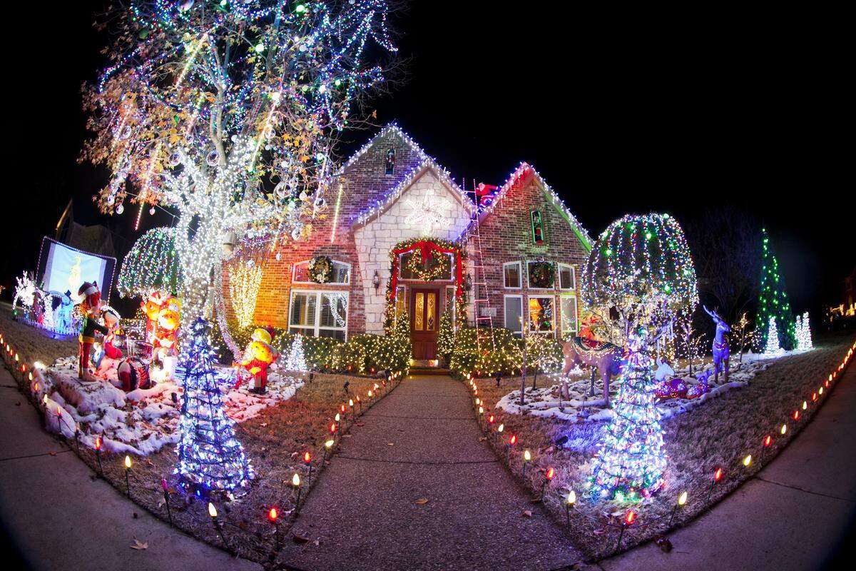 Lights are seen at 1502 Highland Lakes Drive on Dec. 18, 2014, in Keller. The homes were part of a Christmas lights contest.