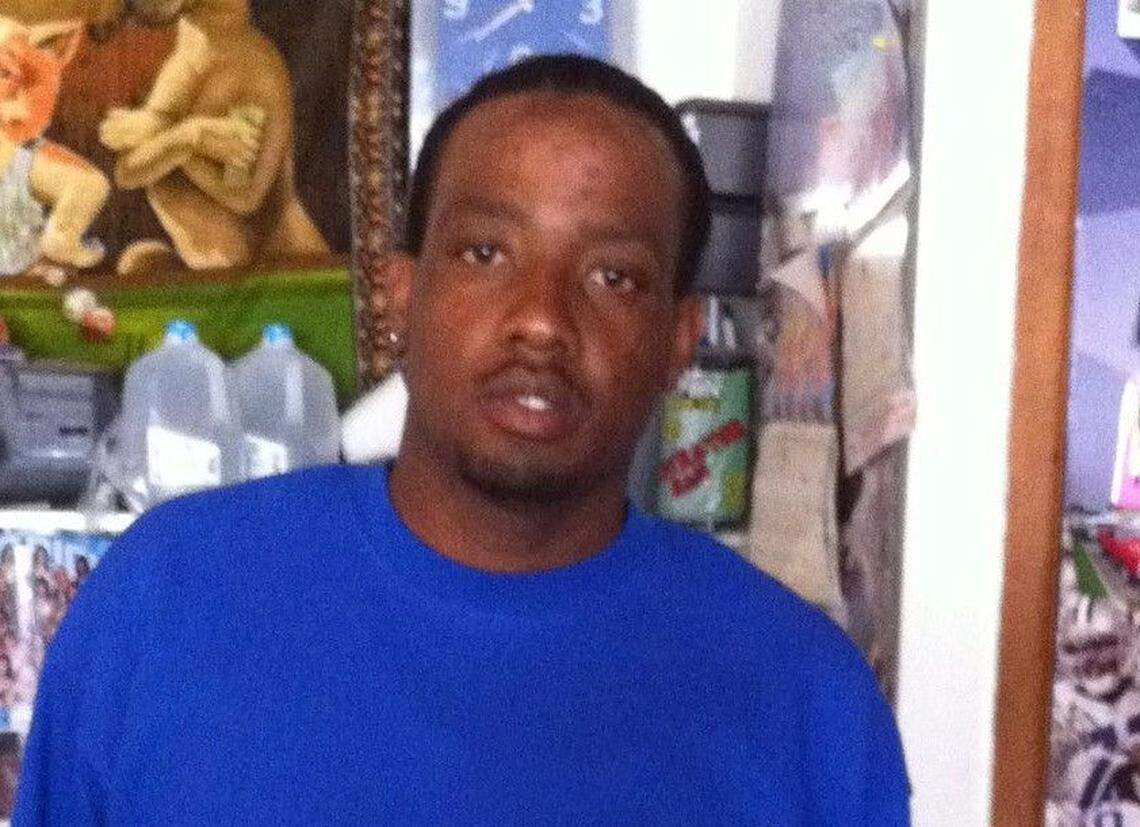 Cedric Teal, 46, died after getting COVID-19 at the Tarrant County Jail. He had been diagnosed with kidney failure in early 2020, his family said.