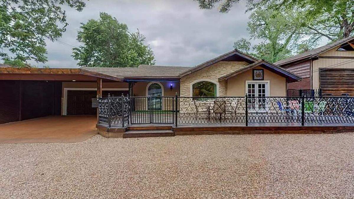 The exterior has a ranch-style appeal that most Texans are familiar with.