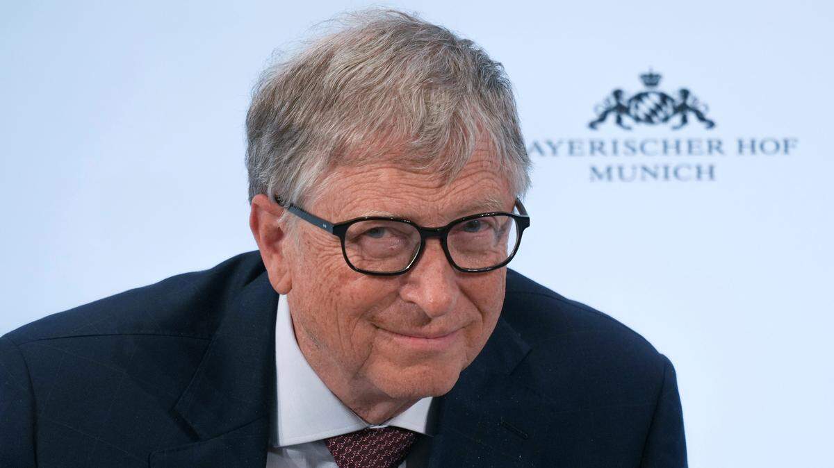 Microsoft co-founder Bill Gates released a statement to the Star-Telegram mourning the passing of former Tandy Corp. CEO John V. Roach.