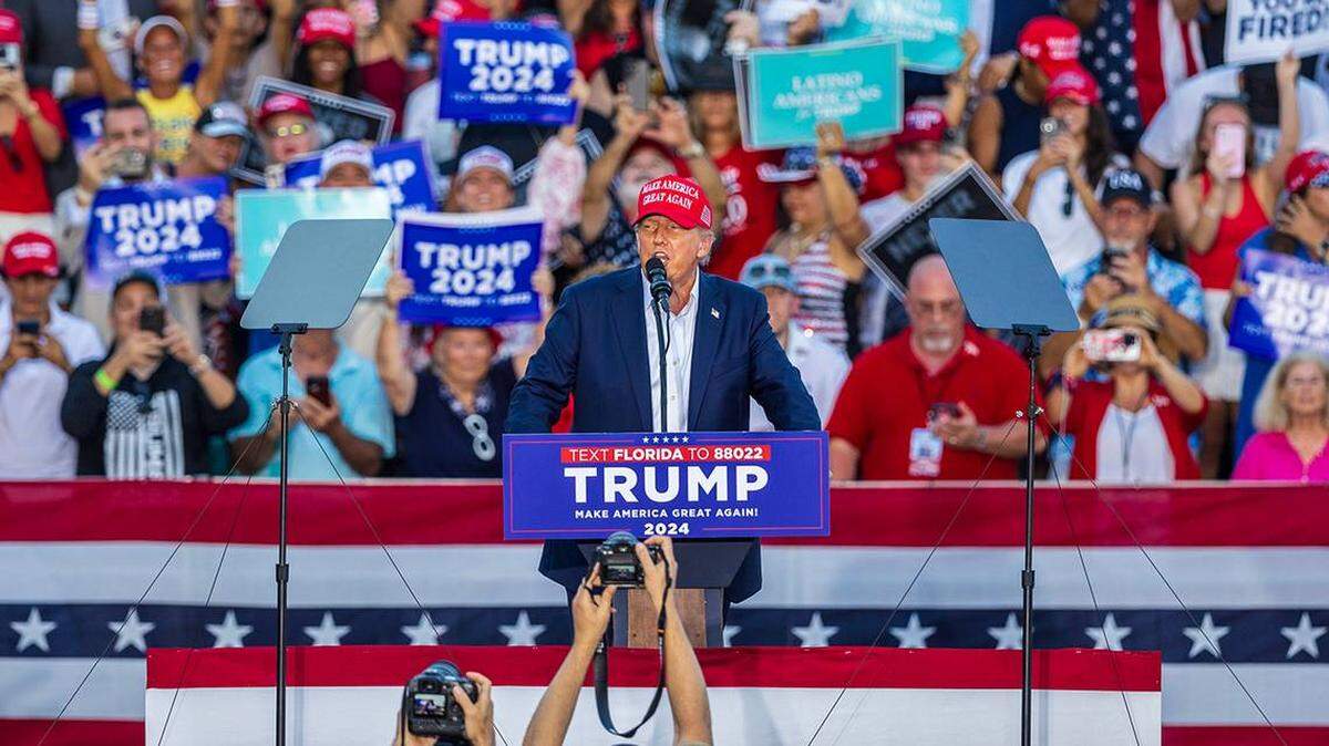 Los fiscales generales y el equipo legal de Donald Trump presentaron propuestas opuestas sobre cómo avanzar en el caso que lo acusa de conspirar para revocar las elecciones de 2020.