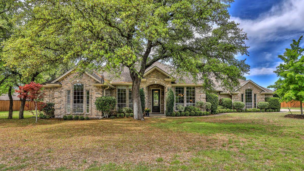 The home at 1437 Woodridge Drive is open Sunday, August 11 from 12 to 2 p.m. 