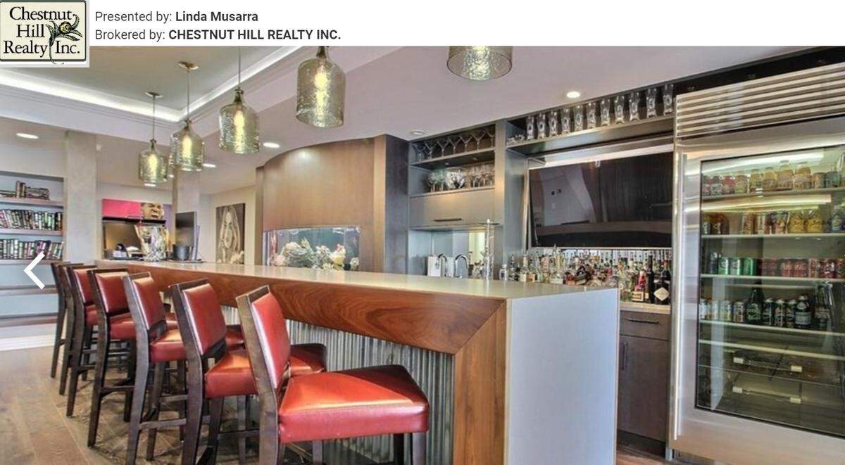 Full bar