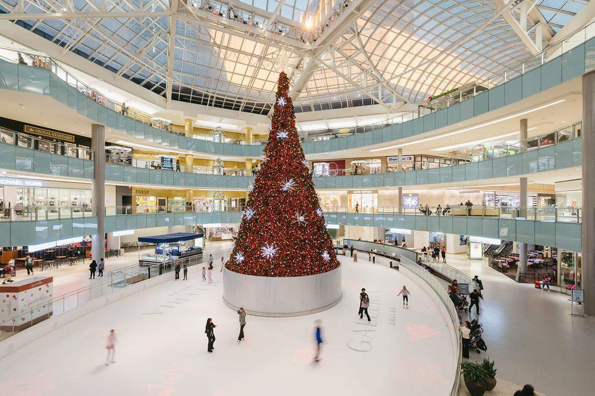 The Galleria Dallas has been voted as the No. 4 best skating rink in the country by USA Today editors and readers.