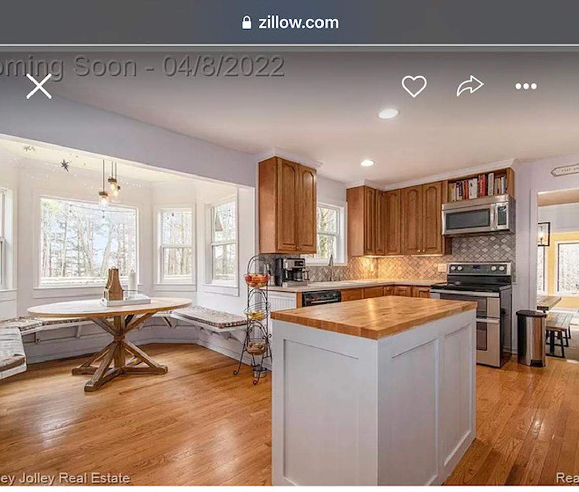 Bathroom and dining area