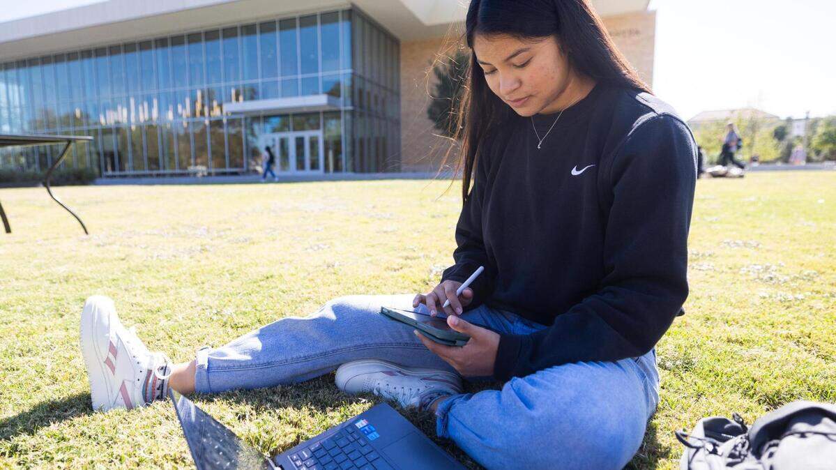 Lizbeth Maldonado worked with the College Advising Corps at Texas Christian University and discovered a passion for business and entrepreneurship, leading her to seek a degree in international economics.