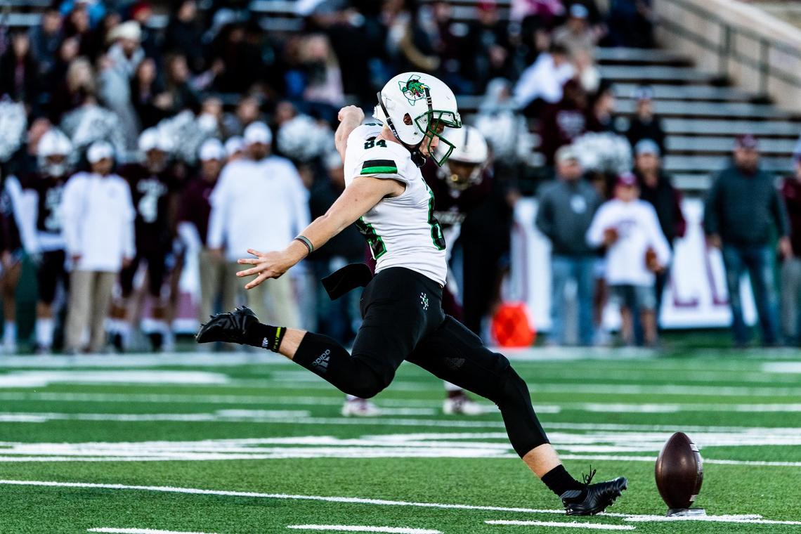 Southlake kicker Joe McFadden (84) at kickoff during the 1st quarter in Abilene at Shotwell Stadium against Midland Lee in Abilene on November 30, 2019. Photo: Matt Smith (Special to the Star-Telegram).