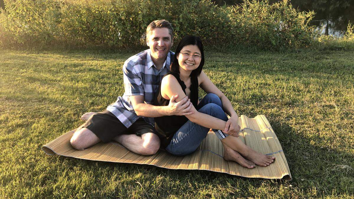 Jeff and Ni Guttenfelder met in high school and later attended the University of Texas at Arlington together. Jeff supported Ni through both cervical and ovarian cancer diagnoses.