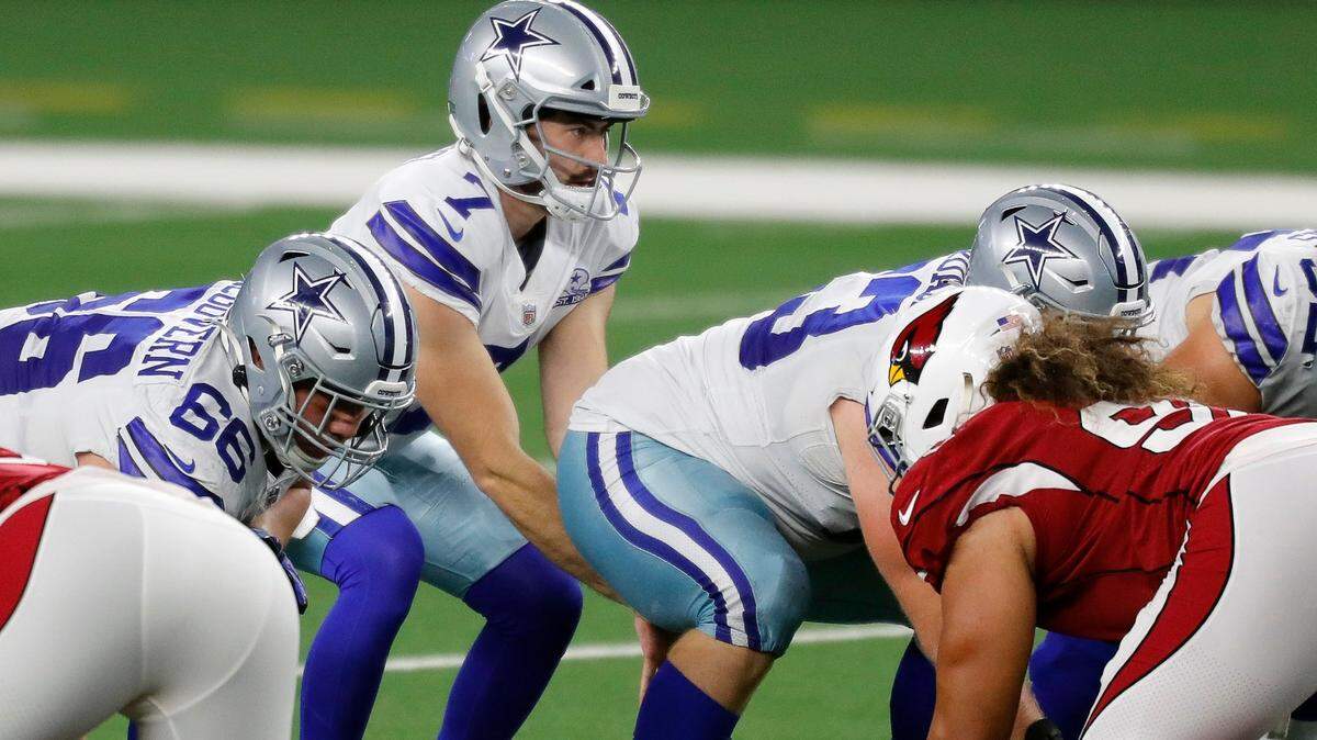 Dallas Cowboys quarterback Ben DiNucci (7) went in for a few final snaps during the second half of a NFL game at AT&T Stadium in Arlington Texas, Monday, Oct. 19, 2020. The Arizona Cardinals defeated the Dallas Cowboys 38-10. (Special to the Star-Telegram Bob Booth)