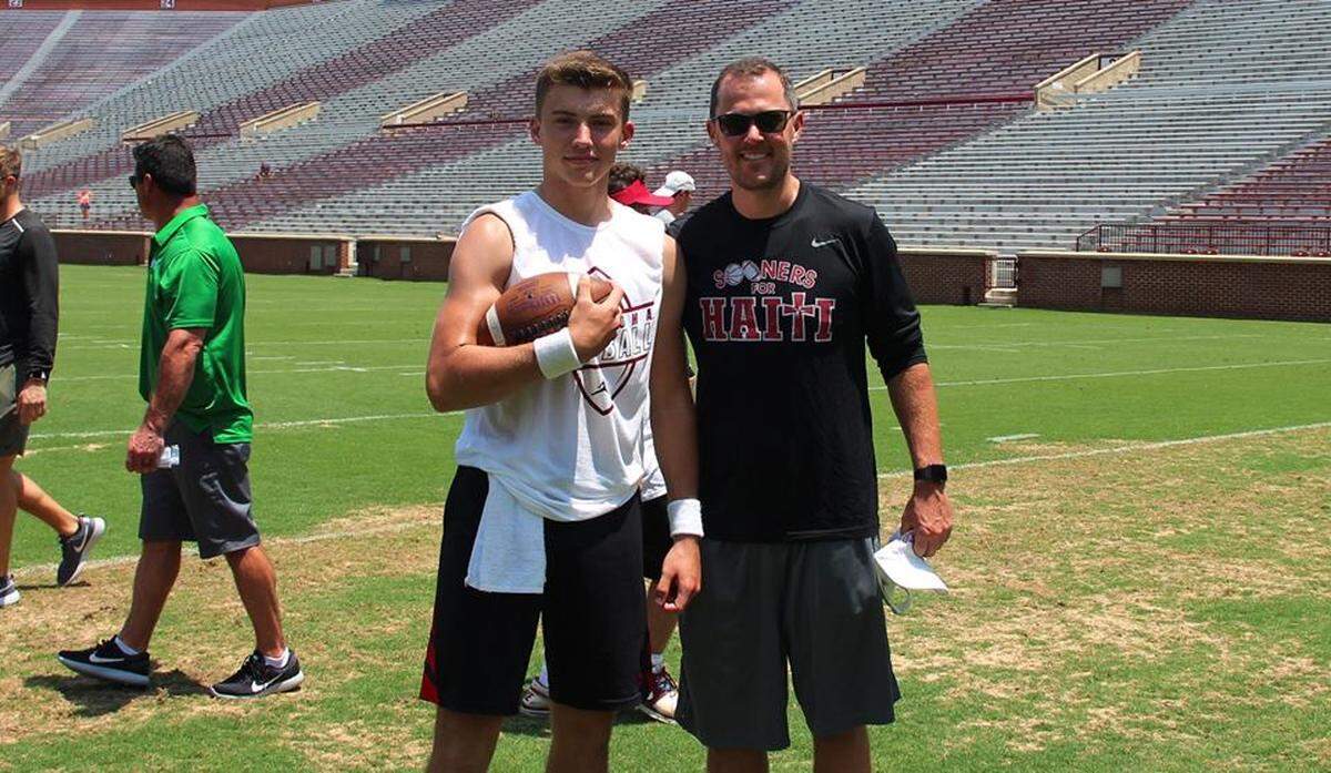 Four-star QB recruit Ken Seals with then-Oklahoma head coach Lincoln Riley. Seals will start for TCU against Riley’s USC team in the Alamo Bowl on Tuesday in San Antonio. 