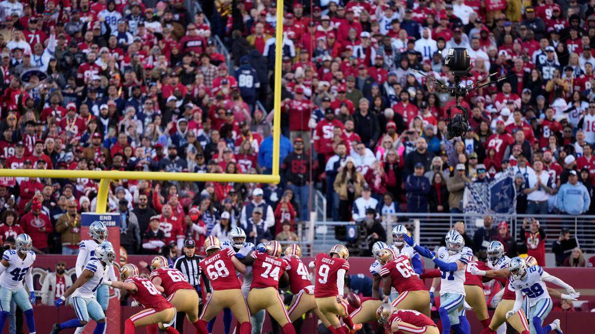 San Francisco 49ers place kicker Robbie Gould (9) kicks a field goal against the Dallas Cowboys during the first half of an NFL divisional round playoff football game in Santa Clara, Calif., Sunday, Jan. 22, 2023. (AP Photo/Tony Avelar)