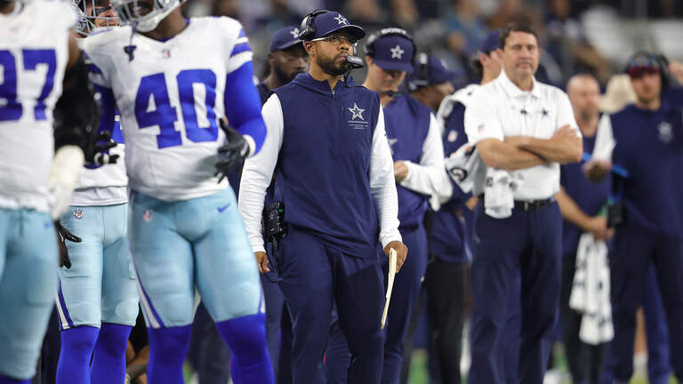 In humiliating defeat, Dallas Cowboys defensive coordinator looks overwhelmed