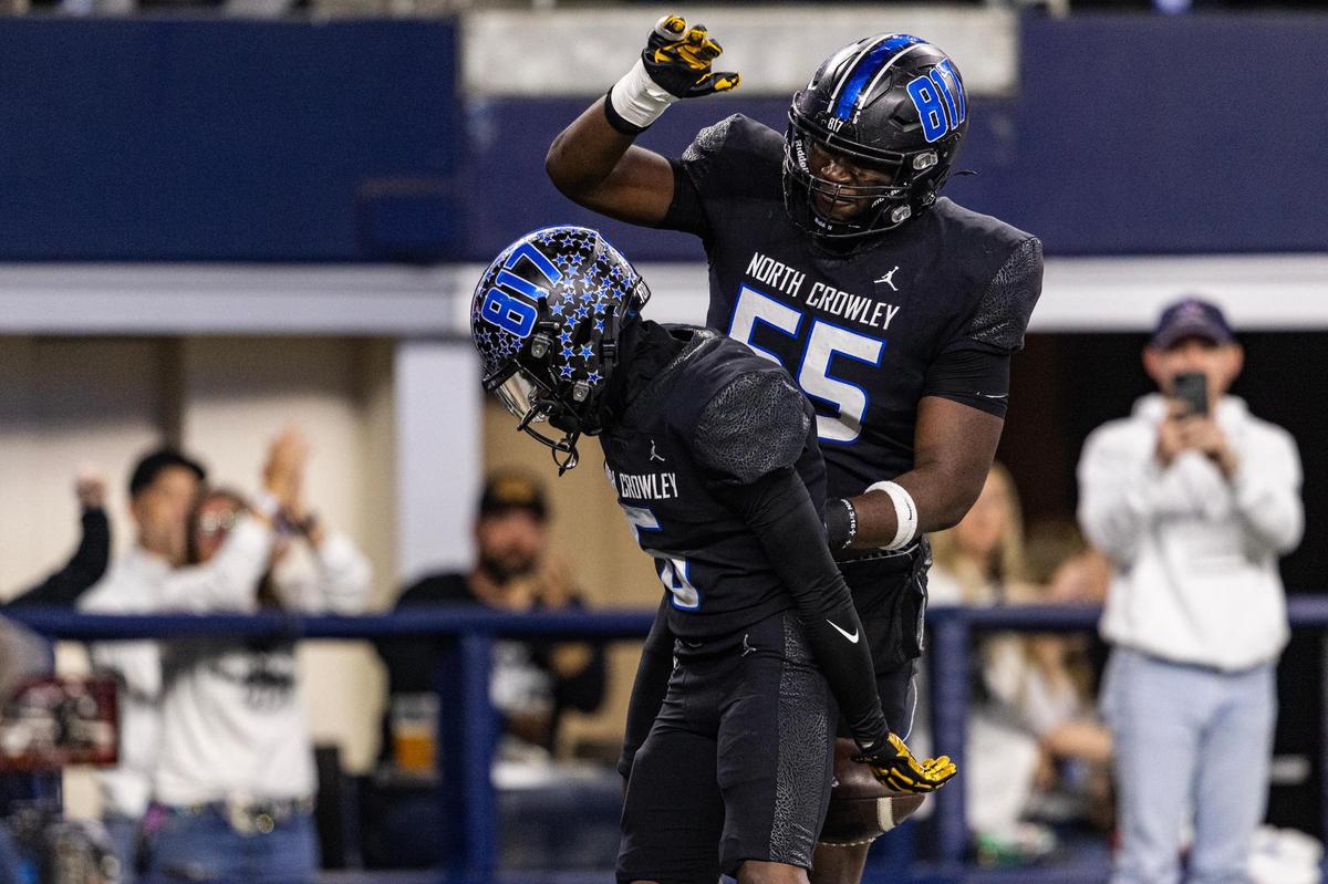 North Crowley wide receiver Quentin Gibson (6) recorded 38 total touchdowns as a senior.