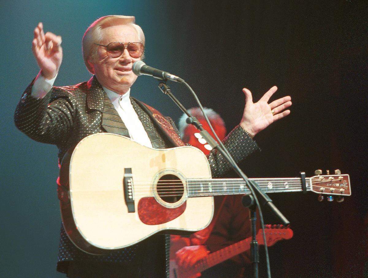 Jan. 30, 1999: Country music legend George Jones performs at Billy Bob’s