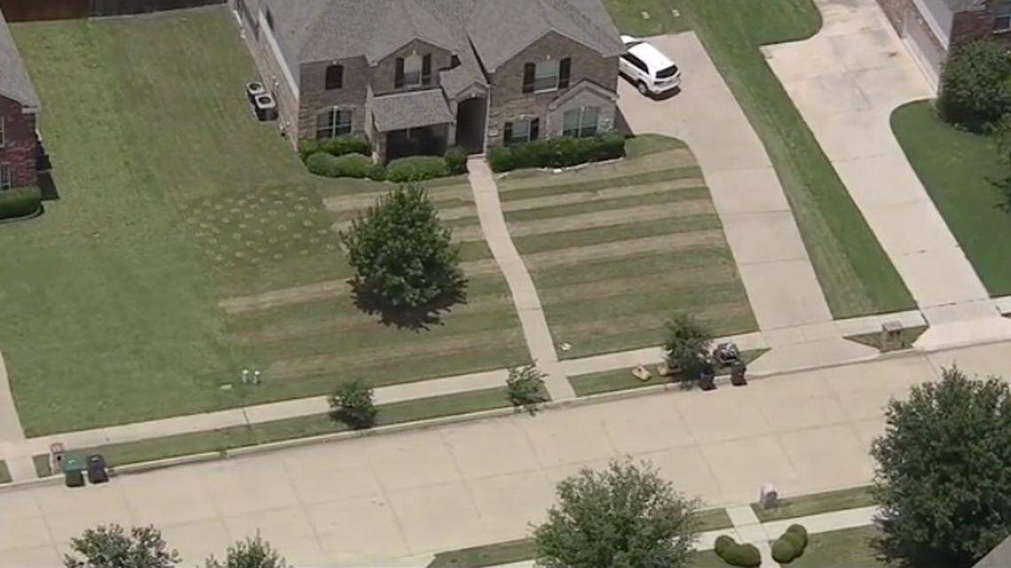 A Haslet, Texas teenager mowed an American flag into his lawn to honor a soldier who died while serving near the Arizona-Mexico border. Screengrab from KTVT.
