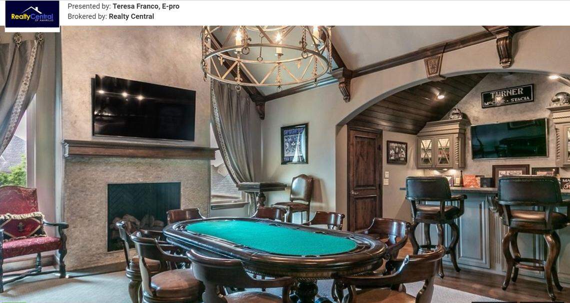 Game room complete with bar.