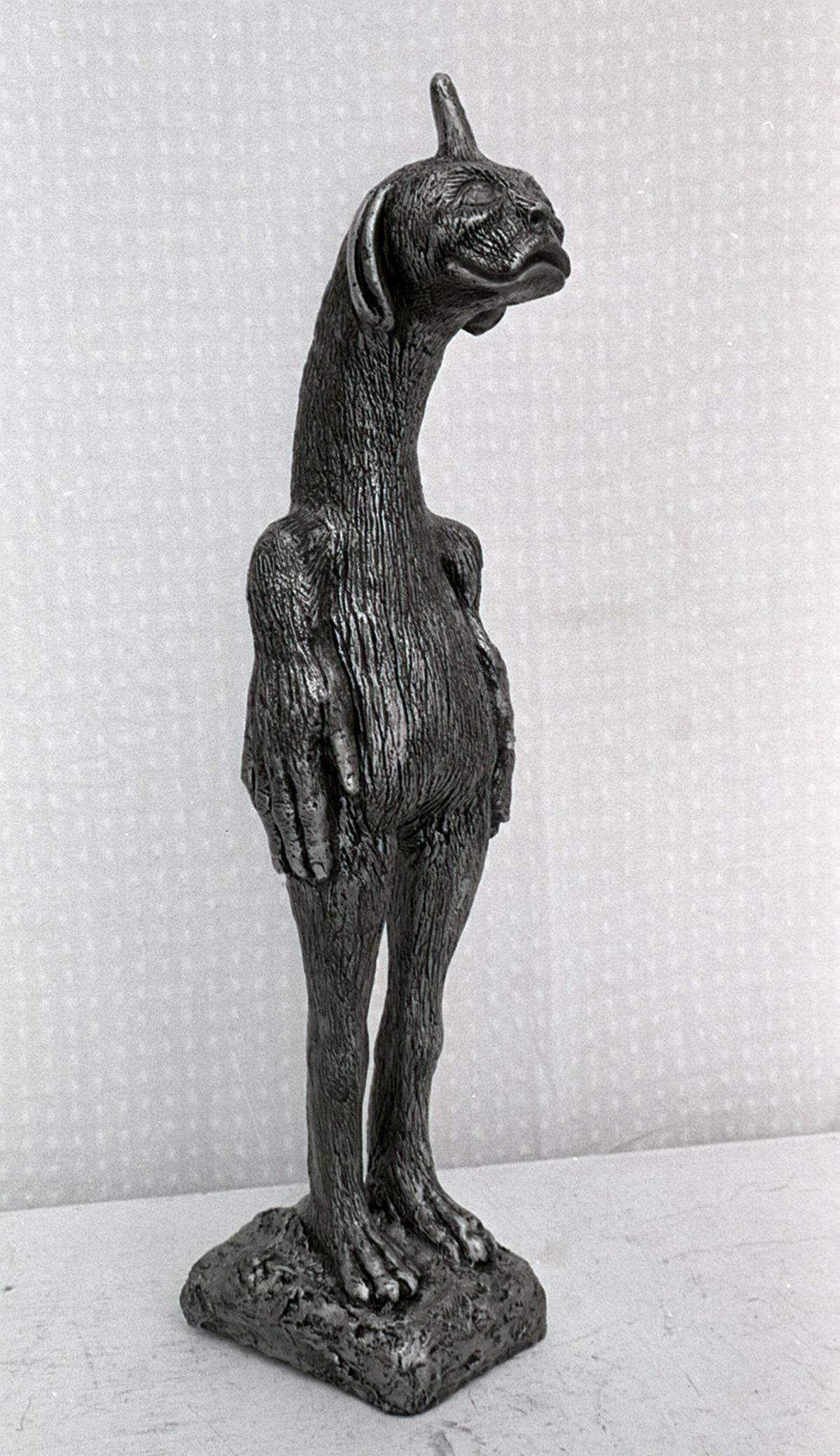 A carved representation of the Lake Worth monster by artist Joe Pack. This is similar to descriptions in Sallie Ann Clarke’s book.