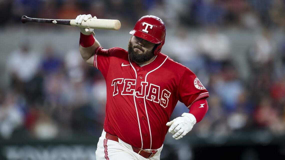 Three Rangers achieve career accolades in win over Mariners
