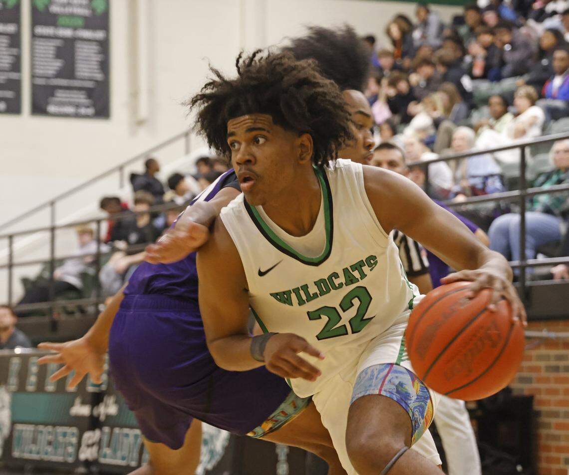 Kennedale Bryson Nickerson (22) turns the corner and drives fro two during the first half of a UIL boys basketball game between Alvarado and Kennedale at Kennedale High School in Kennedale, Texas, Tuesday Jan. 13, 2026
