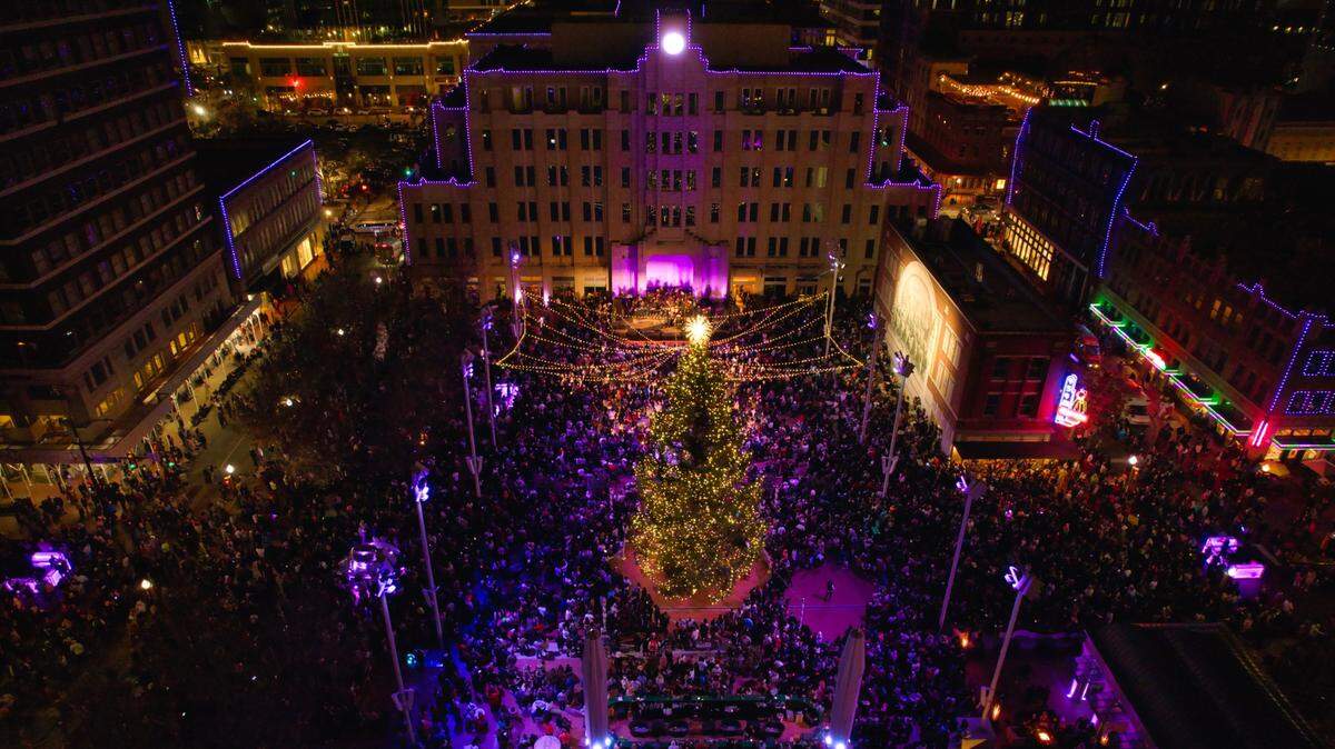 Fort Worth’s largest countdown to 2024 will be celebrated this year in Sundance Square with a lively and festive New Year’s Eve public event.