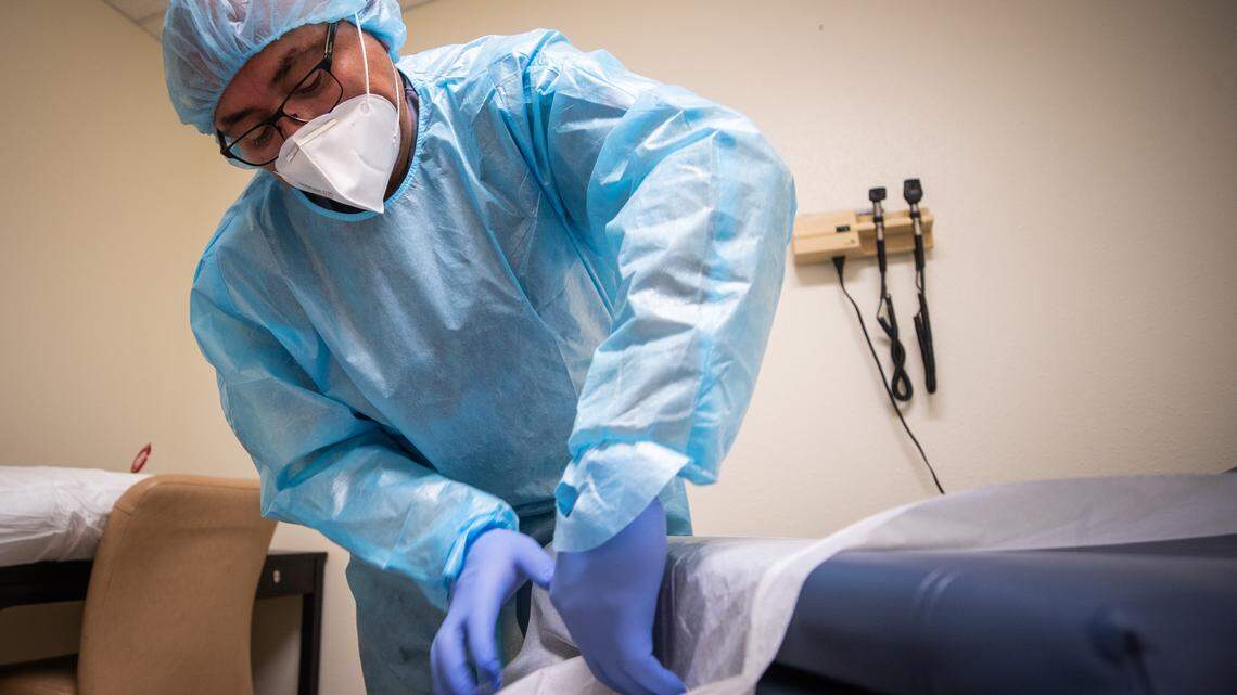 Aumenta porcentaje de latinos afectados por COVID