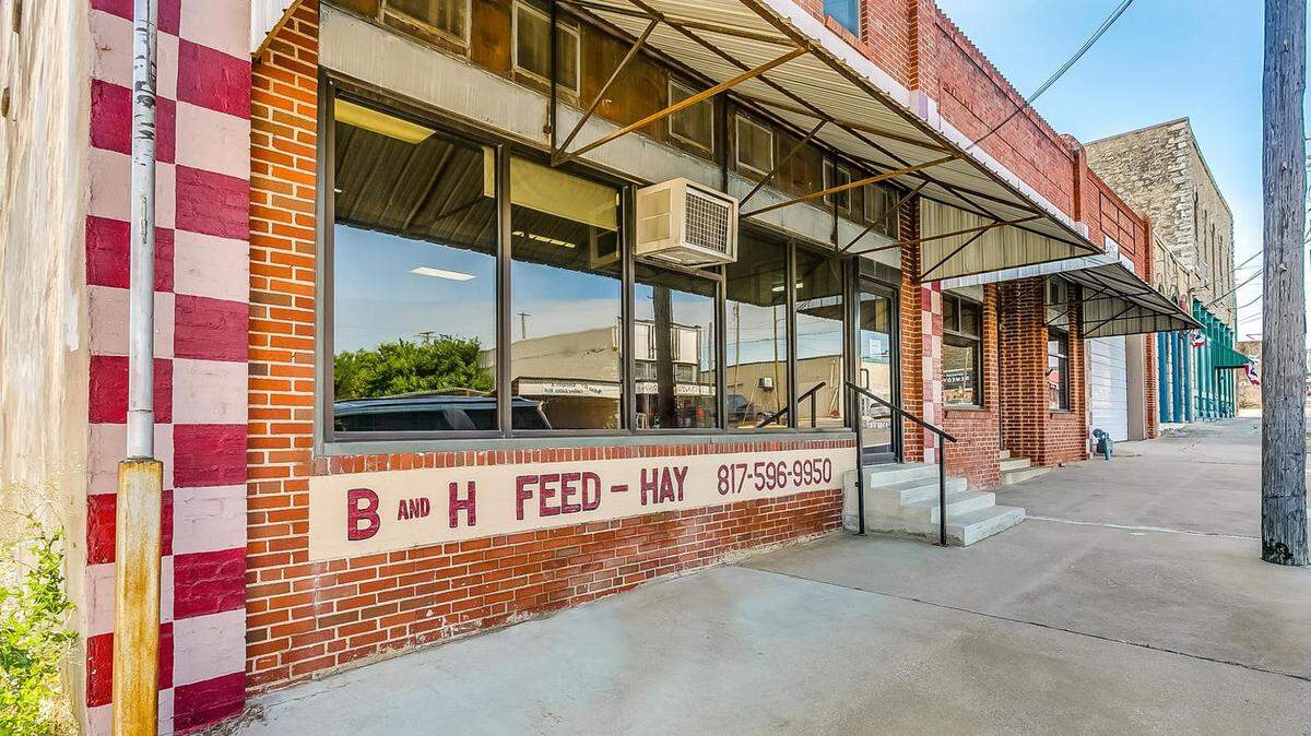 The property at 310 N Main Street is offered for lease.  