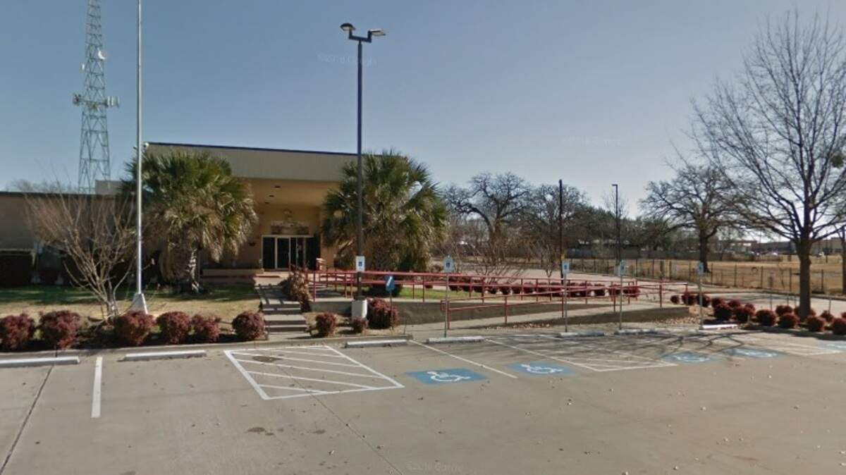 An unknown man said he had a pipe bomb and was going to detonate it Saturday night at Dar El-Eman Islamic Center in Arlington, police said.